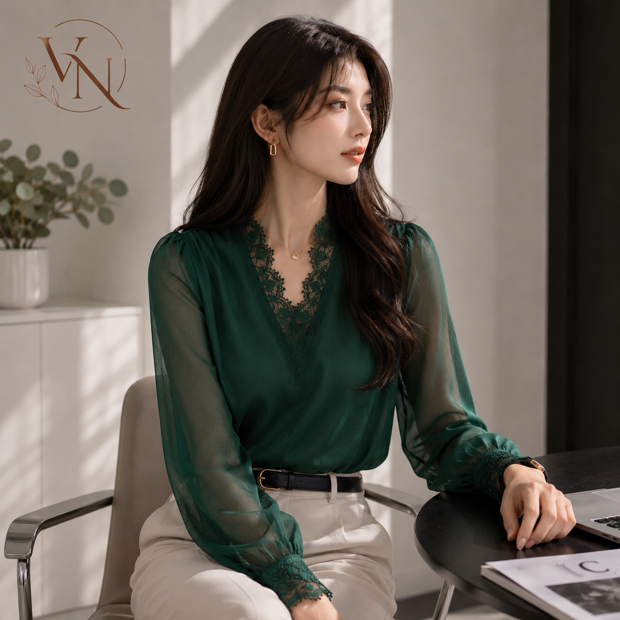 ARVÉNA™｜シアーシフォンブラウス・レースディテール・上品スリムシルエット