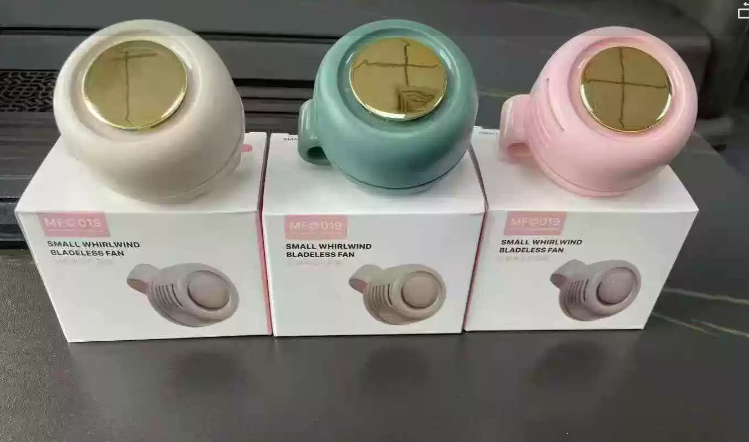 BreezeClip™｜360°回転クリップファン・超軽量ポータブル